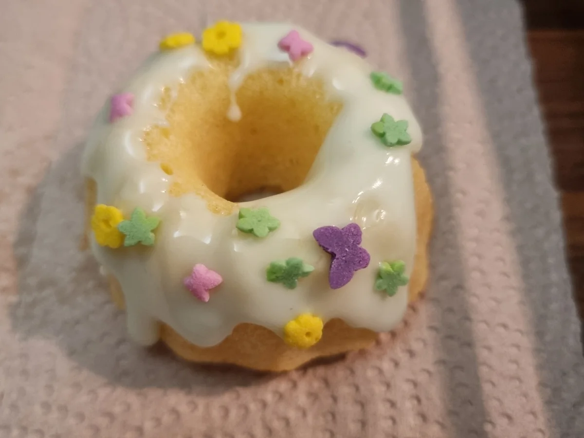 Rezept: Mini-Joghurt-Zitronen-Gugelhupf Bild Nr. 17296 Mini-Joghurt-Zitronen-Gugelhupf - Rezept - Bild Nr. 17296