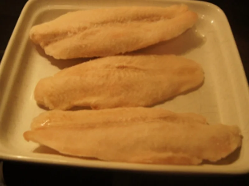 Knusprig gebratenes Pangasius-Filet auf Wok-Gemüse-Mix - Rezept - Bild Nr. 17284