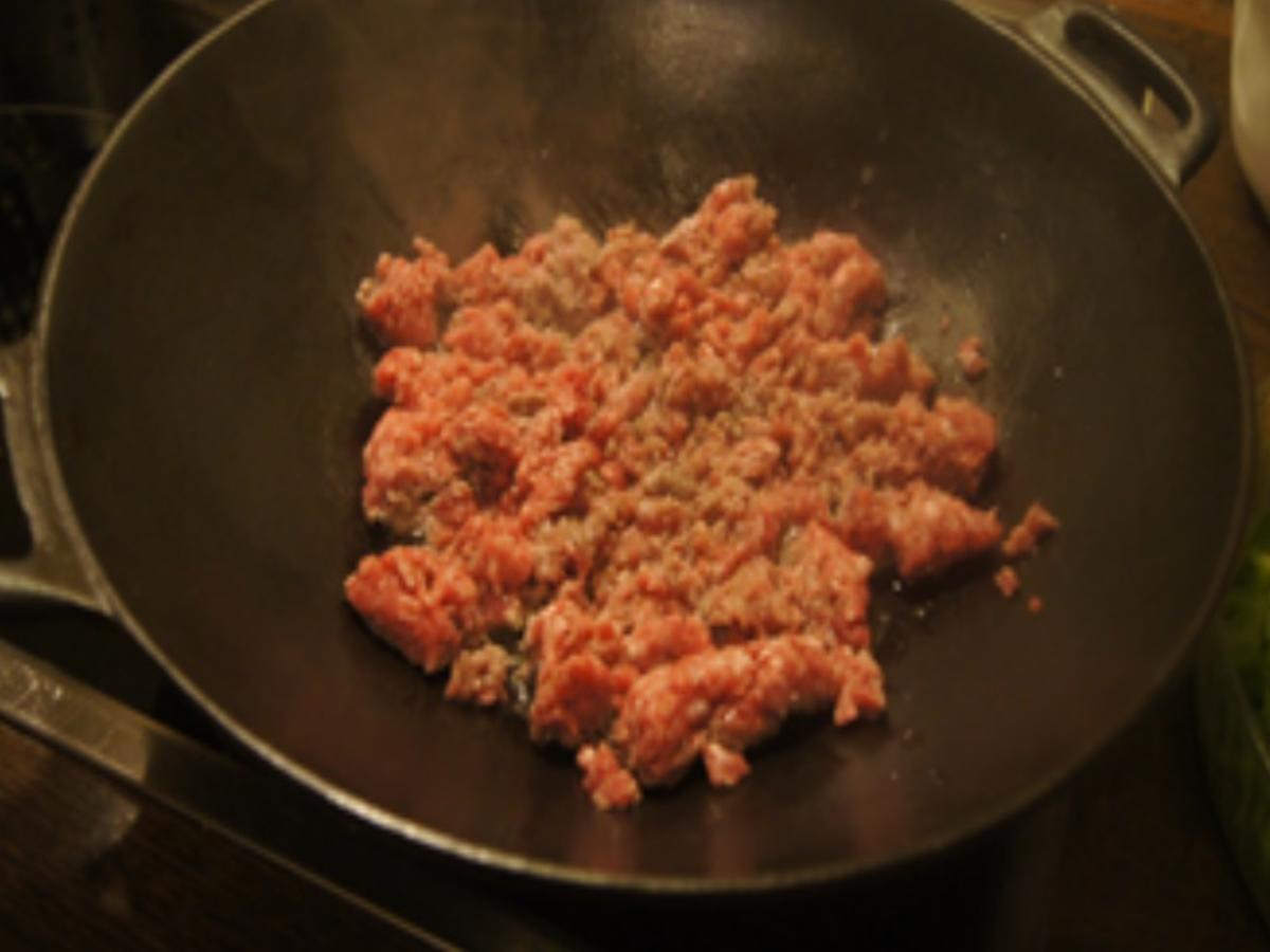 Paprika-Zwiebel-Hackfleisch-Wok mit Drillingen - Rezept - Bild Nr. 17283