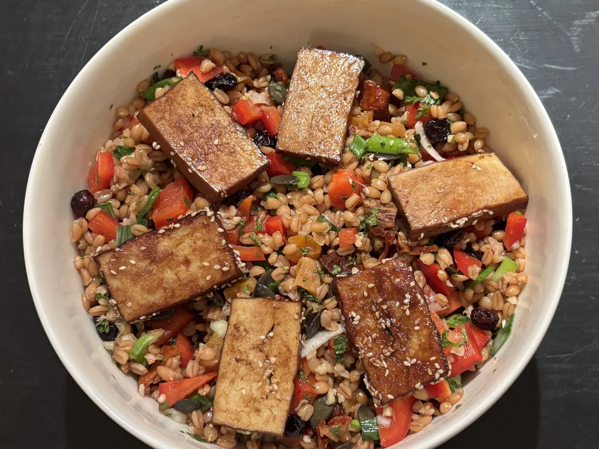 Rezept: Bunter Dinkel Tofu Salat Bild Nr. 4 Bunter Dinkel Tofu Salat - Rezept - Bild Nr. 4