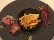 Schweinefilet gefüllt mit Pesto, dazu Pommes - Rezept - Bild Nr. 17282