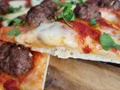 Pizza mit Hackbällchen - Rezept - Bild Nr. 17285