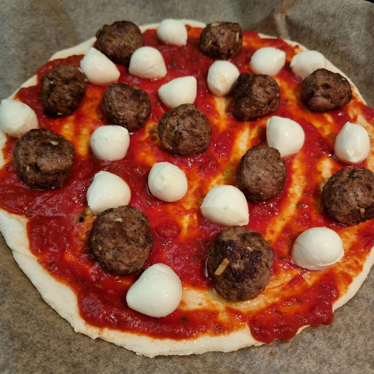 Pizza mit Hackbällchen - Rezept - Bild Nr. 17298