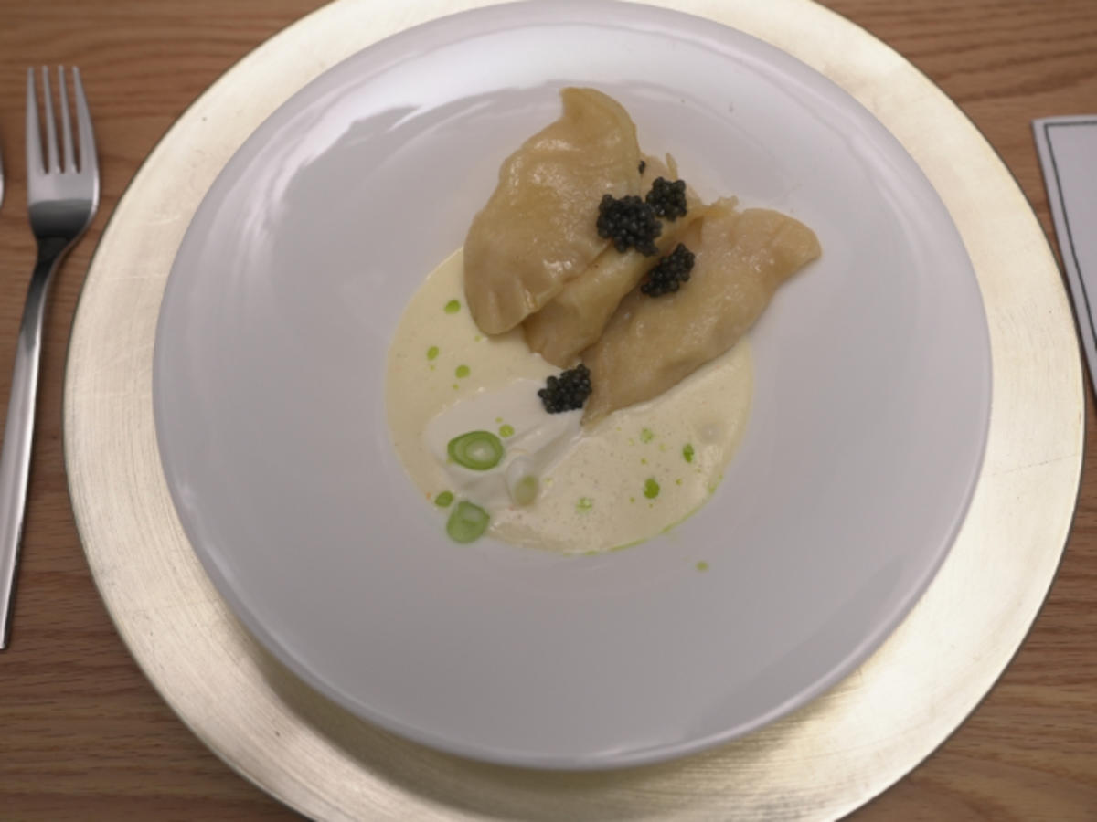 Pierogi Ruskie mit Schmand-Sahne-Soße und Kaviar - Rezept - Bild Nr. 17285