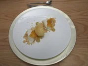 Rezept: Crema-Catalana-Eis mit Karamell, Birnengelee und Crumble Bild Nr. 2 Crema-Catalana-Eis mit Karamell, Birnengelee und Crumble - Rezept - Bild Nr. 2