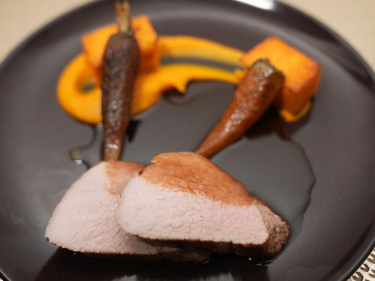 Kalbssemerrolle mit Karotten Püree und Polenta Schnitte - von Das ...