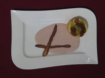 Champagnertörtchen auf Rotweinschaum - Rezept