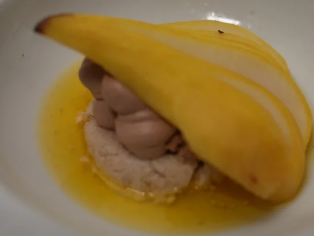 Gewürz-Grießflammerie mit Safranbirne und Spekulatius- Crumble - Rezept - Bild Nr. 17285