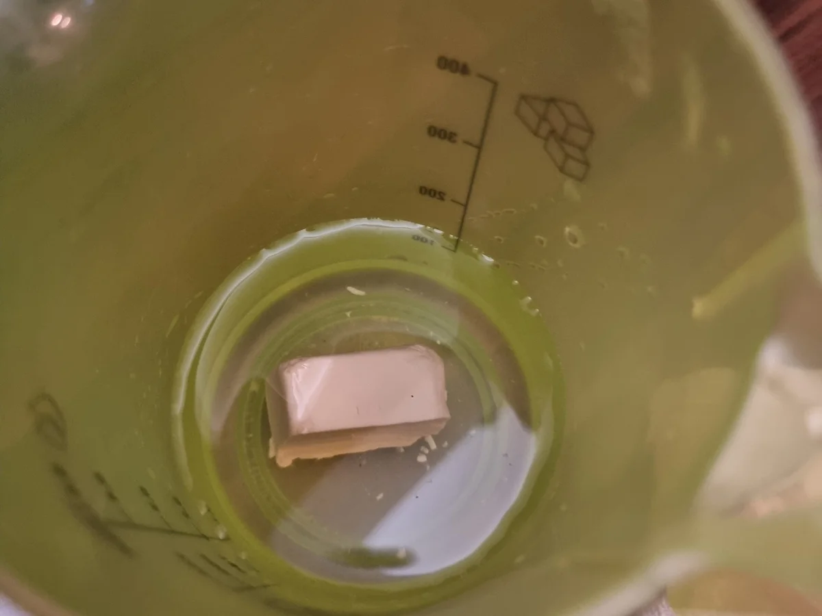 Tomaten-Oliven-Foccicia mit Schinken ,Fetakäse und Rucola - Rezept - Bild Nr. 17287