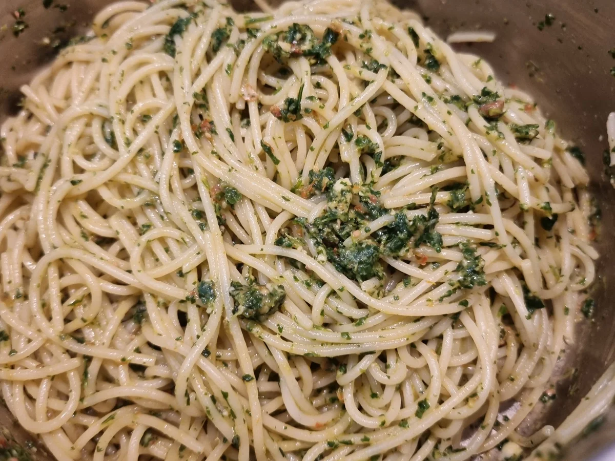 Spaghetti mit Tomaten-Rucola-Pesto - Rezept - Bild Nr. 17292