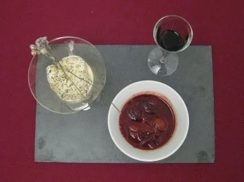 Mohneis mit Madras-Pflaumen - Rezept