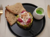 Tomaten-Avocado-Tatar mit Burrata Espuma an Salzzitronen - Rezept - Bild Nr. 2