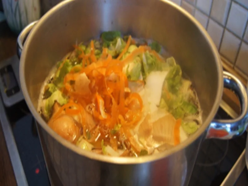 XXL Hühnersuppe mit Gemüsemix - Rezept - Bild Nr. 17288