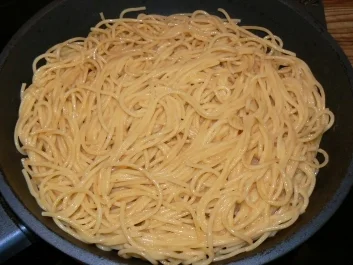 Spaghetti-Pizza - Rezept
