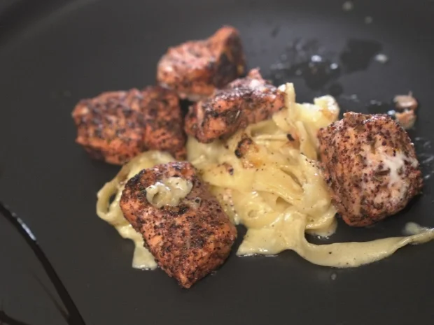 Tagliatelle mit Lachs in Weißwein-Soße - Rezept - Bild Nr. 2