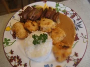 Knusperente auf Gemüsebett mit Erdnuss-Sauce, frittierten Blumenkohl und Basmatireis - Rezept - Bild Nr. 2