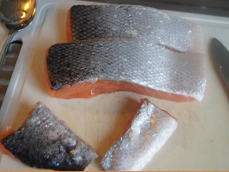 Rezept: Gebratener Lachs mit herzhaften Porree-Gemüse Bild Nr. 4 Gebratener Lachs mit herzhaften Porree-Gemüse - Rezept - Bild Nr. 4