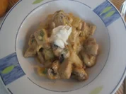 Rezept: Schweinefilet-Gulasch mit Pilz-Senf-Rahm-Sauce und Brötchen Bild Nr. 17295 Schweinefilet-Gulasch mit Pilz-Senf-Rahm-Sauce und Brötchen - Rezept - Bild Nr. 17295