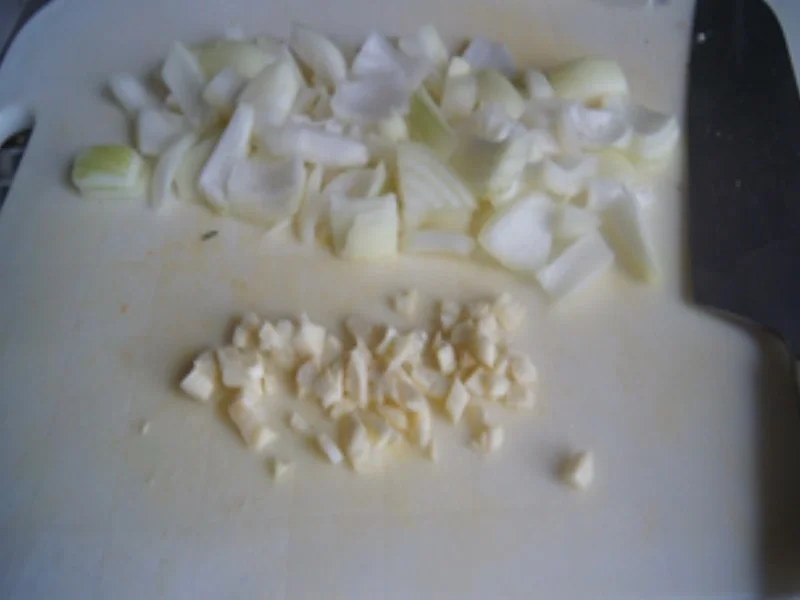 Rezept: Schweinefilet-Gulasch mit Pilz-Senf-Rahm-Sauce und Brötchen Bild Nr. 17298 Schweinefilet-Gulasch mit Pilz-Senf-Rahm-Sauce und Brötchen - Rezept - Bild Nr. 17298