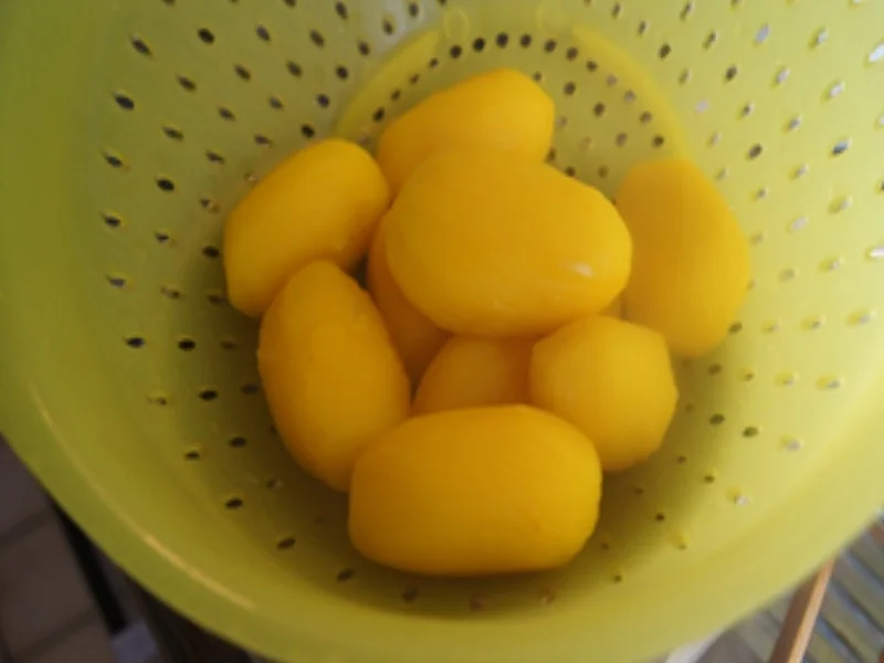 Rezept: Steinbeißer-Filet mit grünen Spargel, Sauce Hollandaise und Drillingen Bild Nr. 14 Steinbeißer-Filet mit grünen Spargel, Sauce Hollandaise und Drillingen - Rezept - Bild Nr. 14