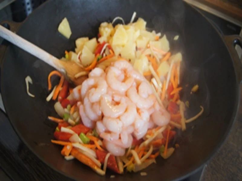 Rezept: Garnelen mit Gemüsemix in Kokosmilch-Mango-Orangen-Ananas-Sauce mit Jasmin-Reis Bild Nr. 17305 Garnelen mit Gemüsemix in Kokosmilch-Mango-Orangen-Ananas-Sauce mit Jasmin-Reis - Rezept - Bild Nr. 17305