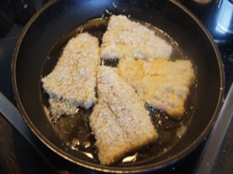 Knusperfisch mit Rosenkohl und Sellerie-Kartoffel-Stampf - Rezept - Bild Nr. 17313