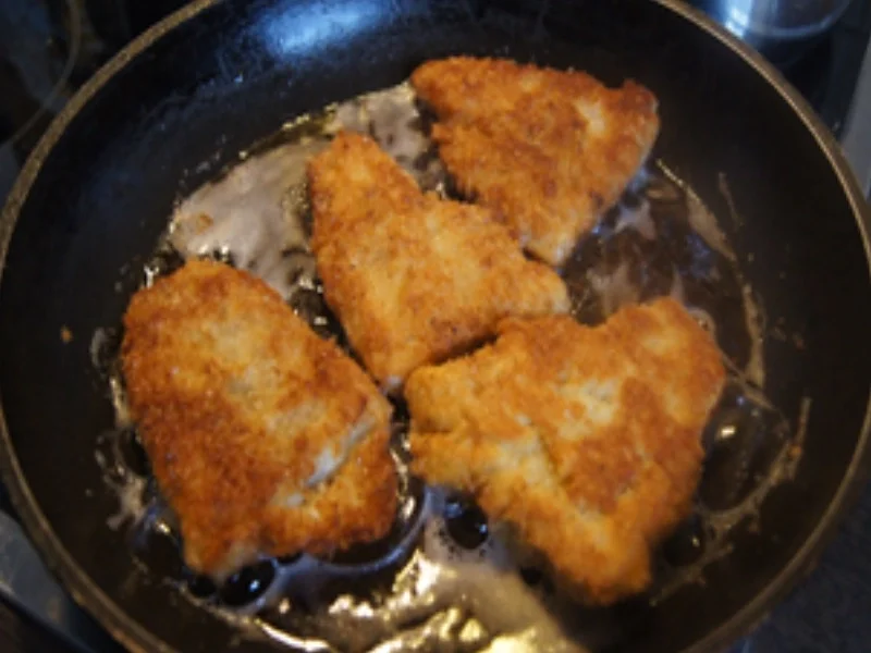 Knusperfisch mit Rosenkohl und Sellerie-Kartoffel-Stampf - Rezept - Bild Nr. 17314