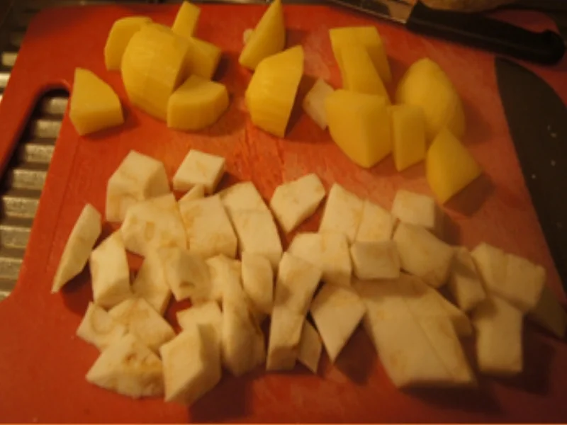 Knusperfisch mit Rosenkohl und Sellerie-Kartoffel-Stampf - Rezept - Bild Nr. 17320