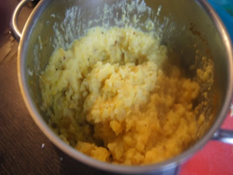 Knusperfisch mit Rosenkohl und Sellerie-Kartoffel-Stampf - Rezept - Bild Nr. 17323