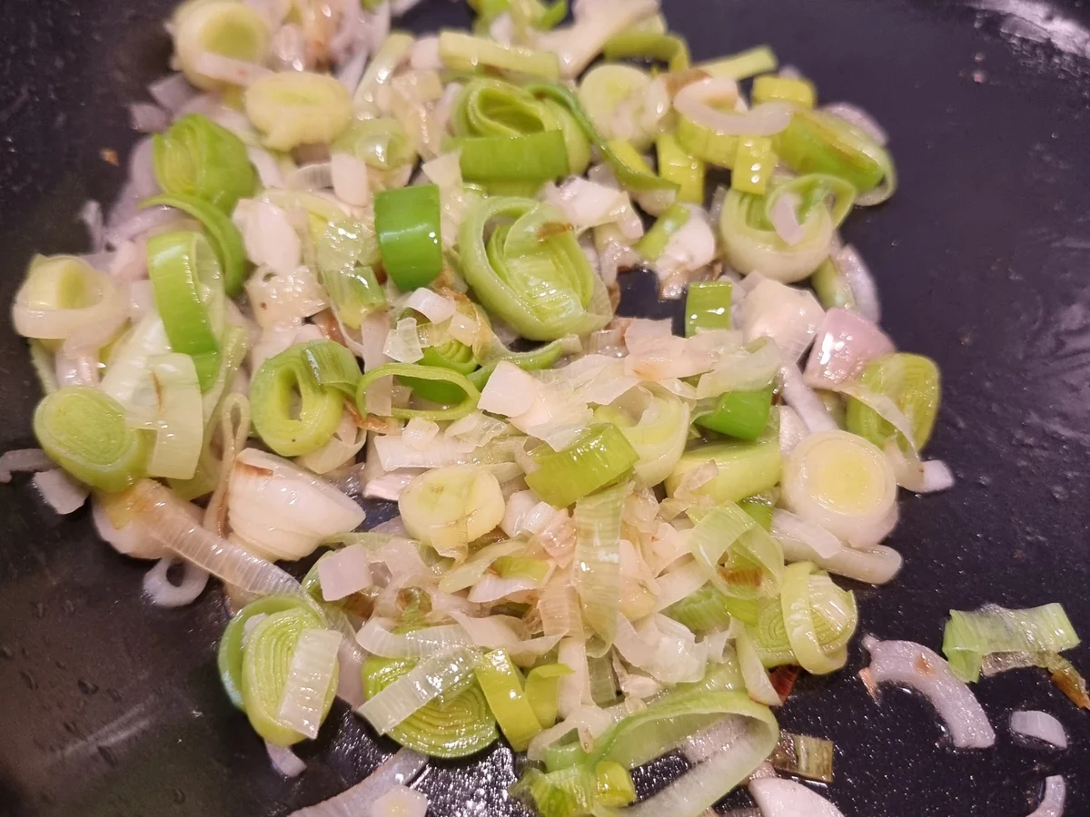 Rezept: Kräuter-Hackbraten mit Champignon-Rahmsauce Bild Nr. 17311 Kräuter-Hackbraten mit Champignon-Rahmsauce - Rezept - Bild Nr. 17311