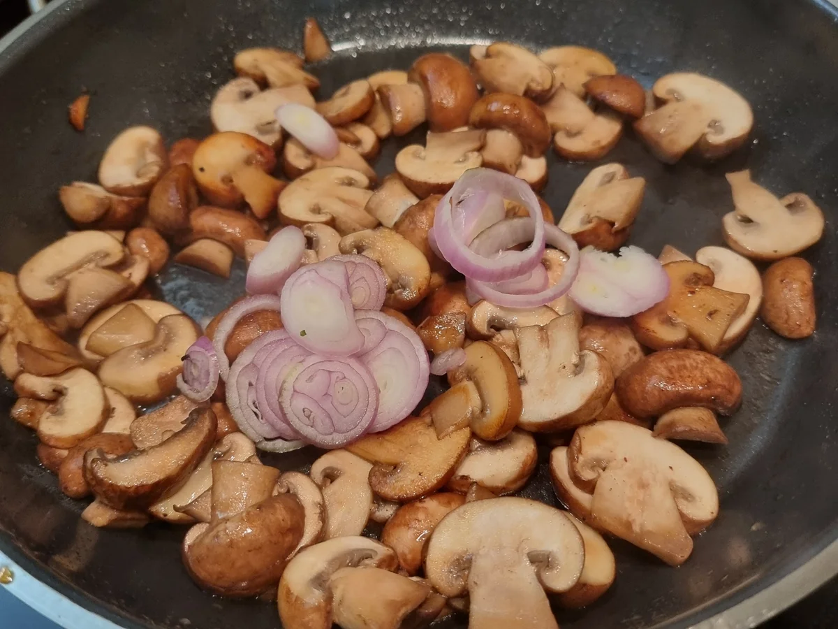 Rezept: Kräuter-Hackbraten mit Champignon-Rahmsauce Bild Nr. 17319 Kräuter-Hackbraten mit Champignon-Rahmsauce - Rezept - Bild Nr. 17319