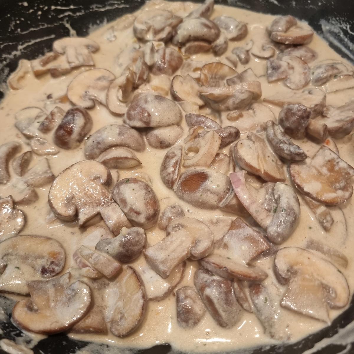 Kräuter-Hackbraten mit Champignon-Rahmsauce - Rezept - Bild Nr. 17320