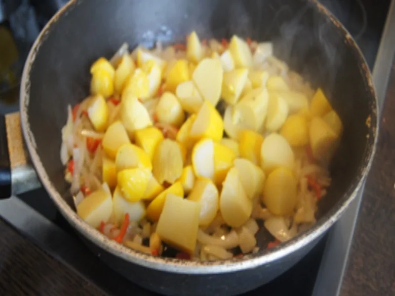 Rezept: Kartoffelcurry mit Mini-Rispentomaten Bild Nr. 17316 Kartoffelcurry mit Mini-Rispentomaten - Rezept - Bild Nr. 17316