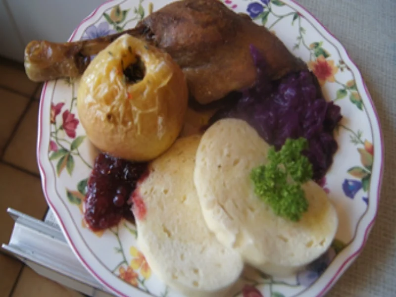 Gänsekeule mit Bratapfel - Rezept - Bild Nr. 8