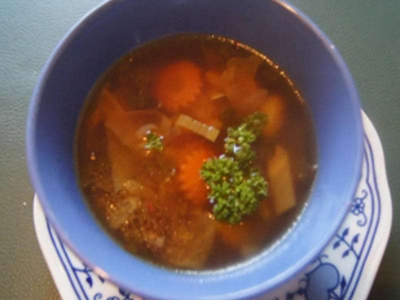 Rezept: Gemüsesuppe mit Gänsebrühe Bild Nr. 2 Gemüsesuppe mit Gänsebrühe - Rezept - Bild Nr. 2