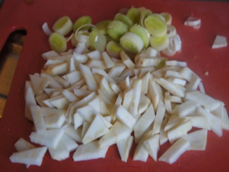 Rezept: Gemüsesuppe mit Gänsebrühe Bild Nr. 6 Gemüsesuppe mit Gänsebrühe - Rezept - Bild Nr. 6