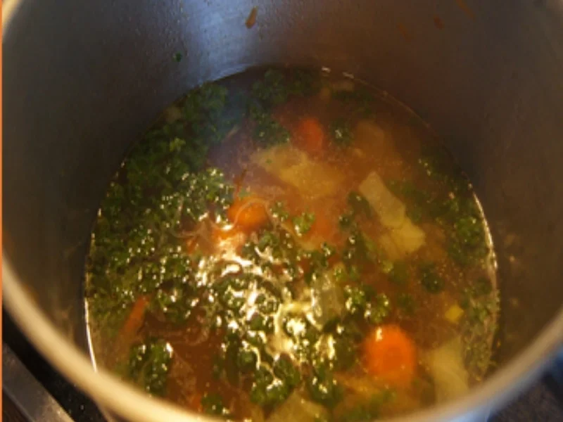 Rezept: Gemüsesuppe mit Gänsebrühe Bild Nr. 10 Gemüsesuppe mit Gänsebrühe - Rezept - Bild Nr. 10