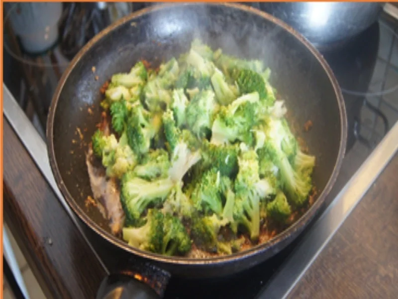 Knusprige Sellerieschnitzel mit Brokkoli und Sauce Hollandaise - Rezept - Bild Nr. 17323