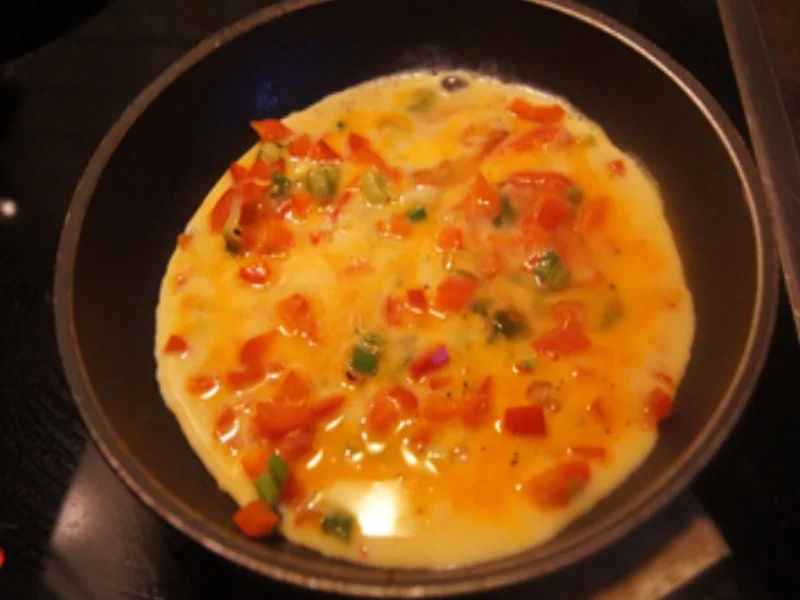 Paprika-Frühlingszwiebel-Lachs-Omelett - Rezept - Bild Nr. 17317