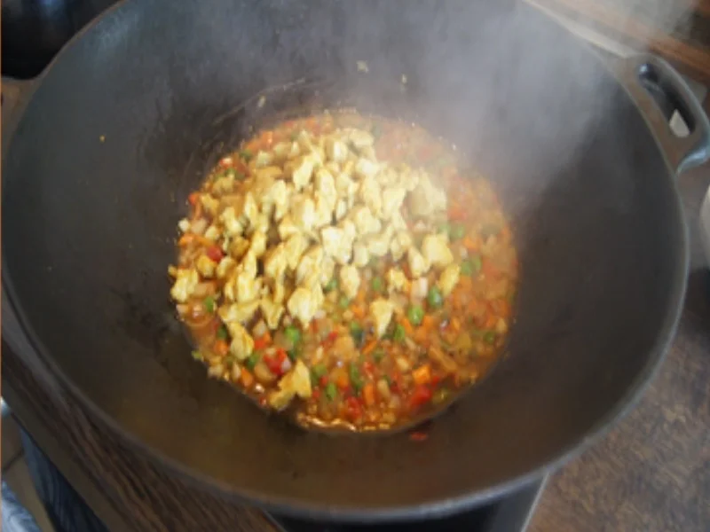 Gebratener Reis mit Hähnchenfleisch, Gemüse-zehnerlei und Ei - Rezept - Bild Nr. 17322