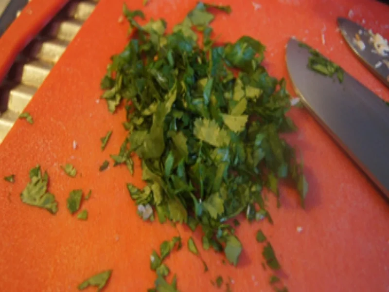 Asiatische Hühnersuppe mit Fleisch, Gemüse und Ei - Rezept - Bild Nr. 6