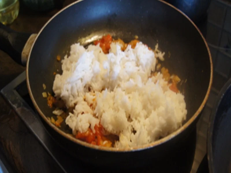 Gebratenes Seelachsfilet mit Rahmkohlrabi und Tomatenreis - Rezept - Bild Nr. 17324