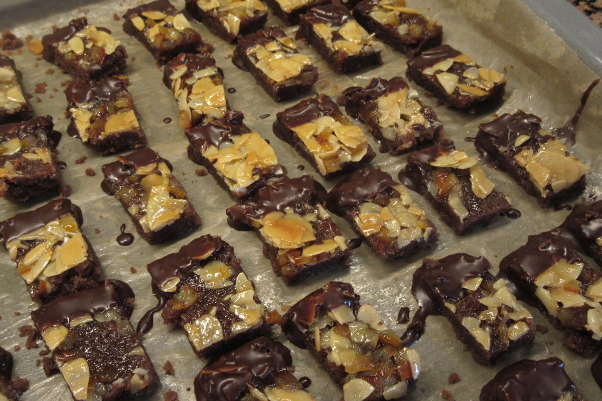 Rezept: Plätzchen: Schokoladige Orangen-Mandel-Schnitten Bild Nr. 17319 Plätzchen: Schokoladige Orangen-Mandel-Schnitten - Rezept - Bild Nr. 17319