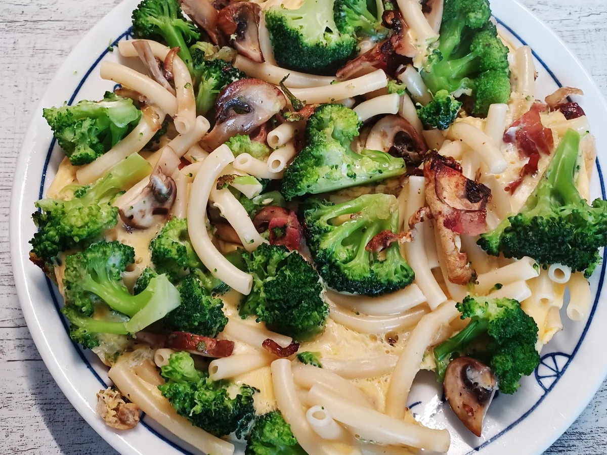 Nudel - Omelett mit Broccoli und Champignons - Rezept - Bild Nr. 2