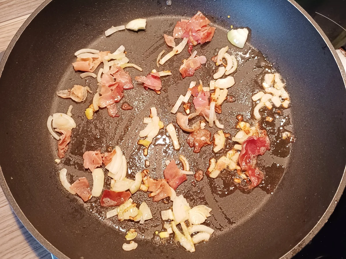 Nudel - Omelett mit Broccoli und Champignons - Rezept - Bild Nr. 3