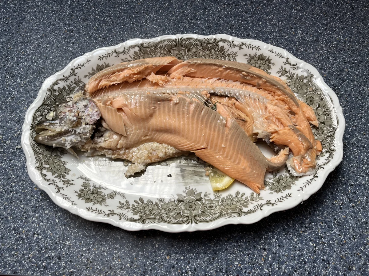 Lachsforelle in der Salzkruste - Rezept - Bild Nr. 17323