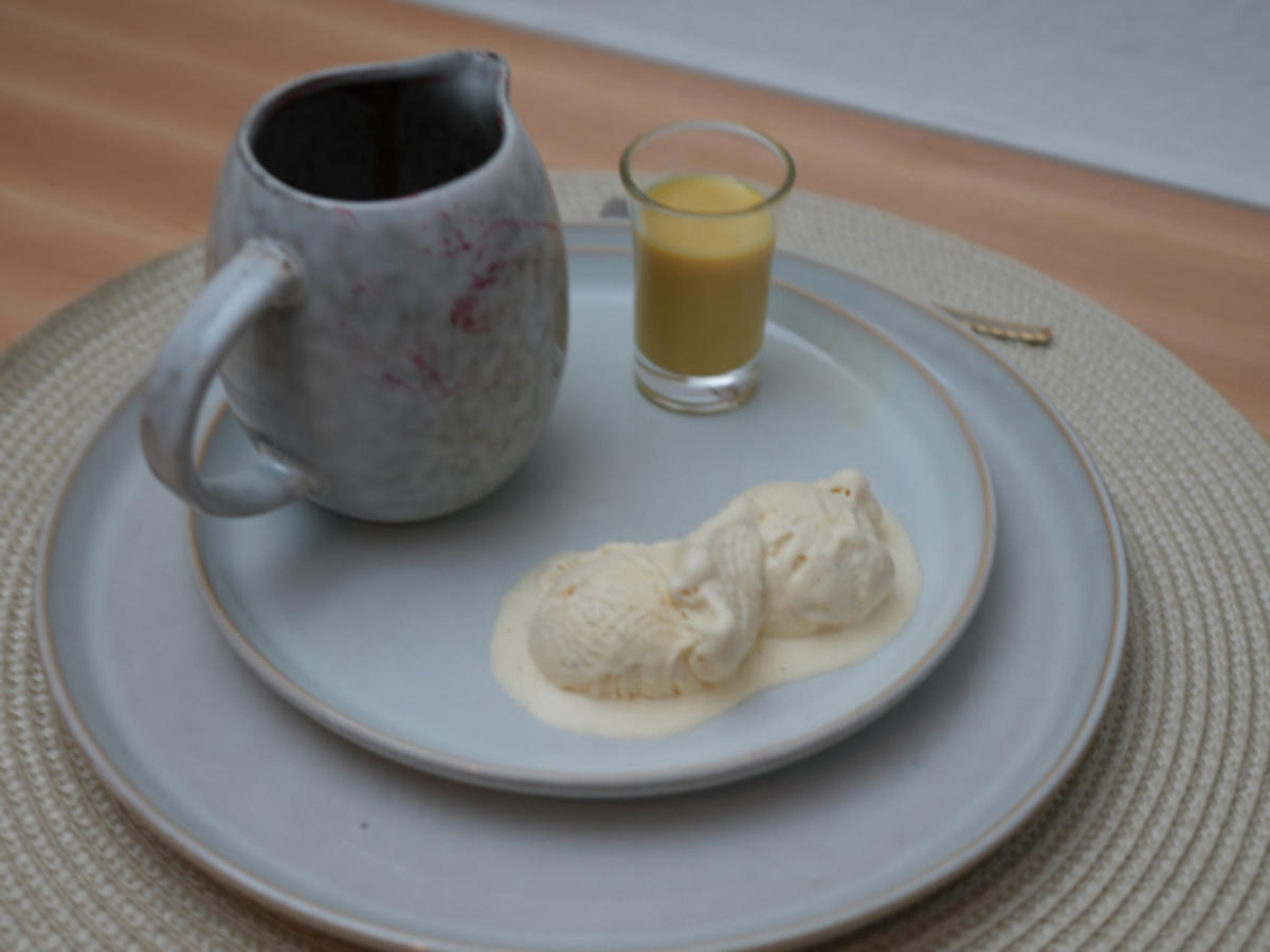 Vanilleeis mit heißen Kirschen - einfach - von Das perfekte Dinner