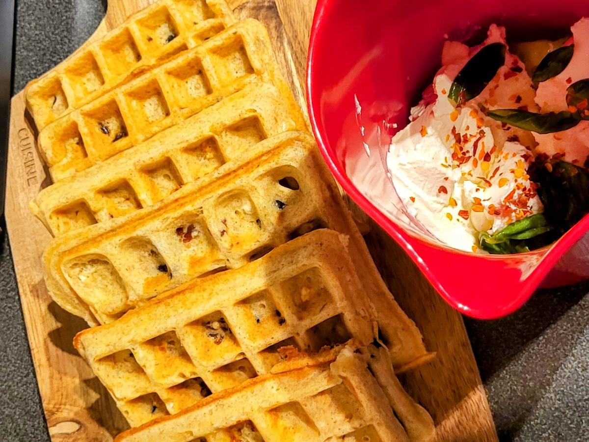 BiNe` S GRIECHISCHE WAFFELN MIT AVOCADO DIP - einfach - von Bine13100