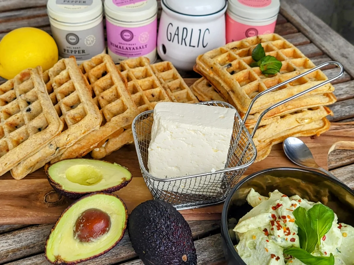 BiNe` S GRIECHISCHE WAFFELN MIT AVOCADO DIP - Rezept - Bild Nr. 17318