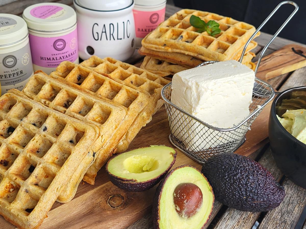 BiNe` S GRIECHISCHE WAFFELN MIT AVOCADO DIP - einfach - von Bine13100